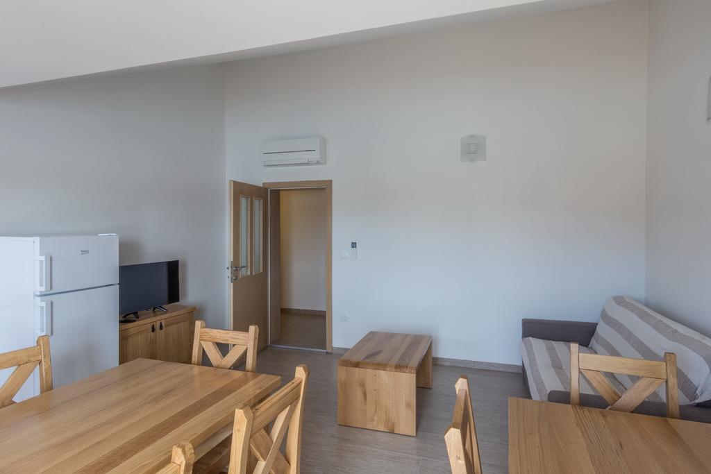 Stara Kuca Apartments Šimuni Dış mekan fotoğraf